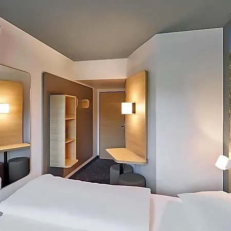 Otel Koeln-porz 3*